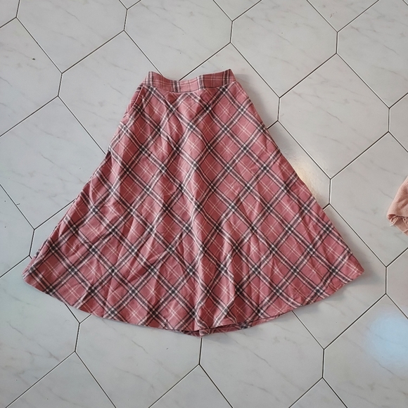 Winter Skirt and Shawl Matching Set Size Small - Picture 3 of 3